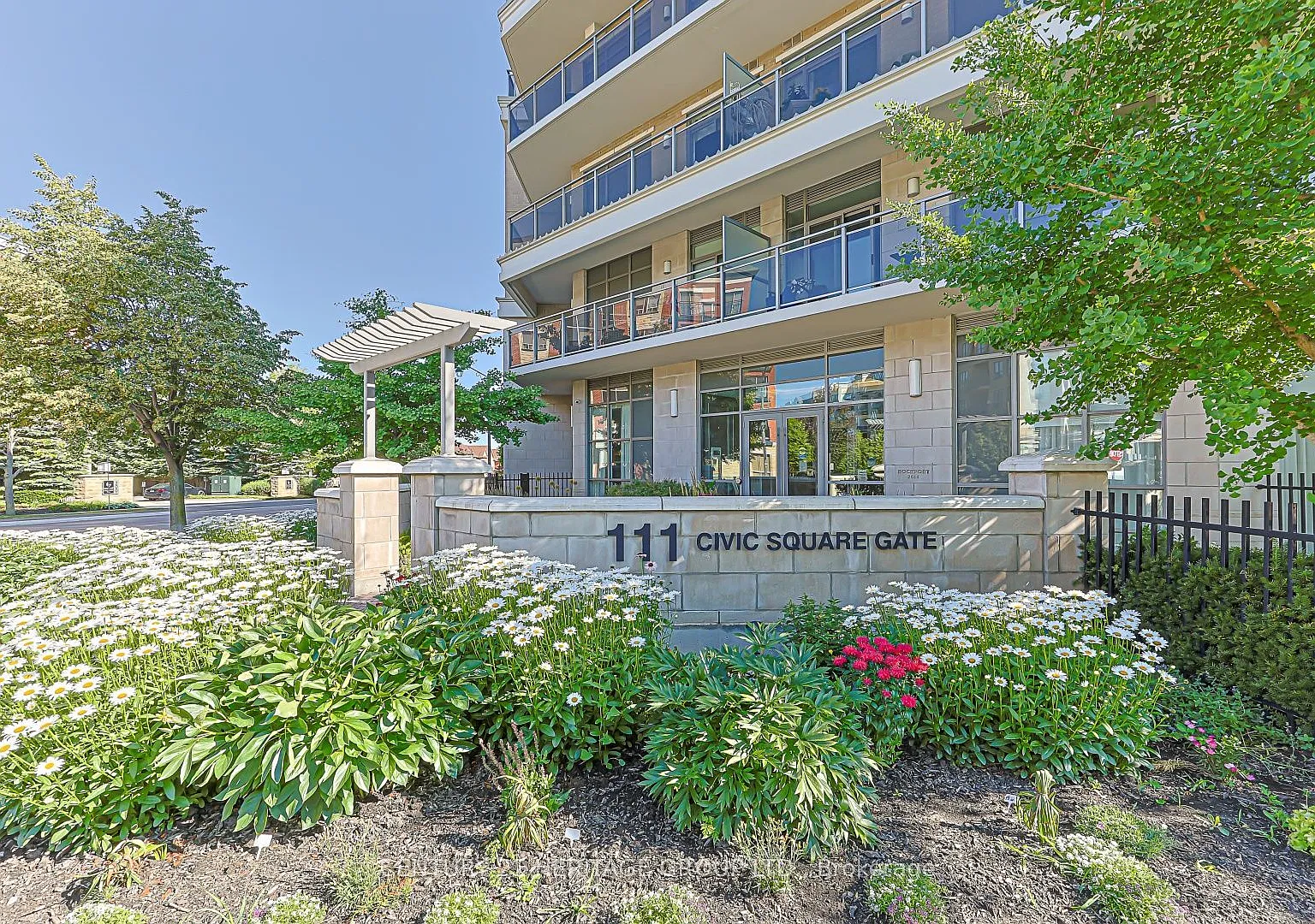2 bed, $2,600 — Photo 2