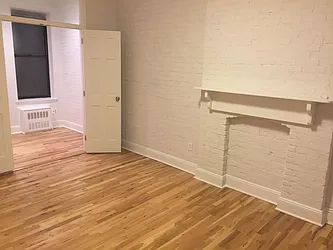 Rented by Metropolis Real Estate of Manhattan