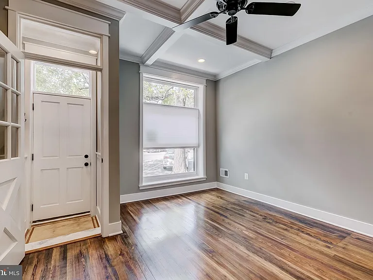 715 S Conkling St — Photo 5