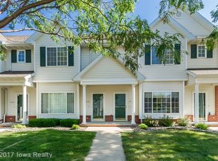 2112 Ridgeview Cir, Clive, IA 50325