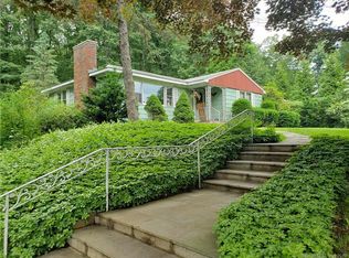 864 Plainville Ave, Farmington, CT 06032