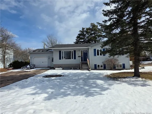 165 Liberty Cres, Moncton, NB E1A 6K6