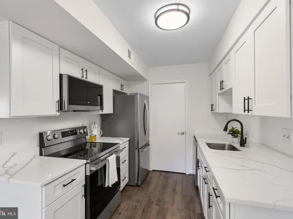 20248 Shipley Ter APT 301, Germantown, MD 20874