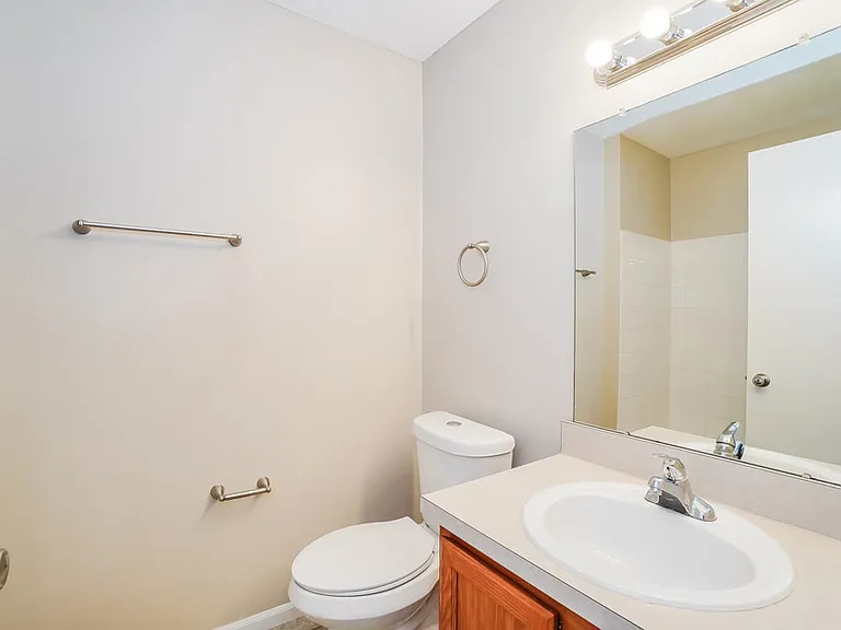 807 Summerville Dr — Photo 15
