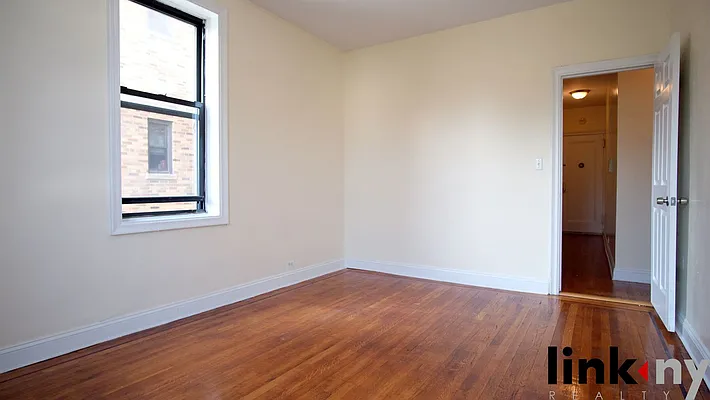 Rented by Link NY Realty | media 18
