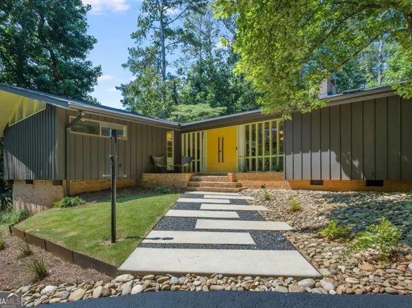 2066 Fairgreen Dr, Stone Mountain, GA 30087