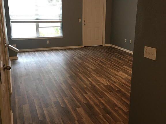 4th image of 534 Southbranch Dr