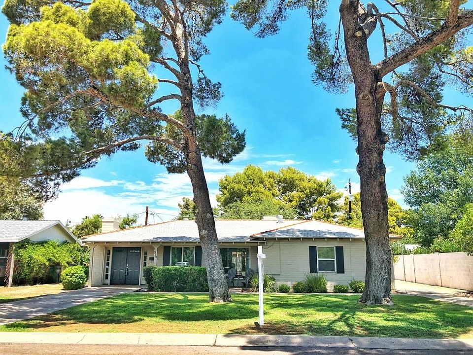 Vermont Front Exterior 4