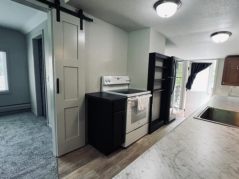 336 Grove St SW #2 — Photo 7