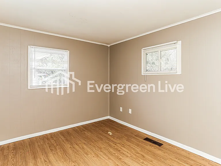 9622 Sacramento St — Photo 13