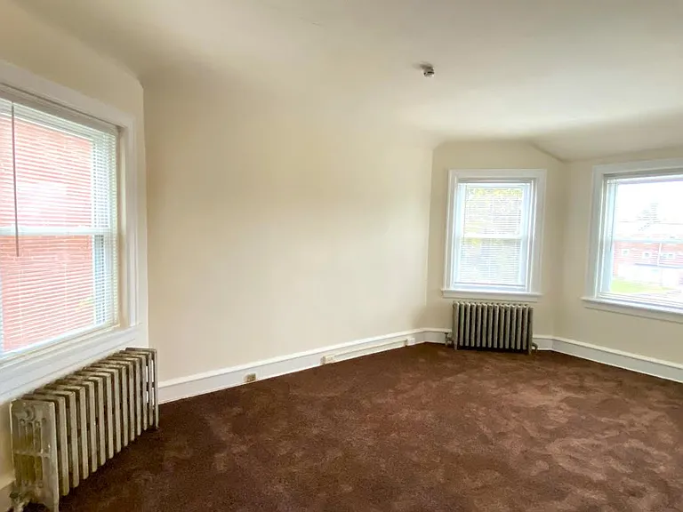300A W 31st St — Photo 10