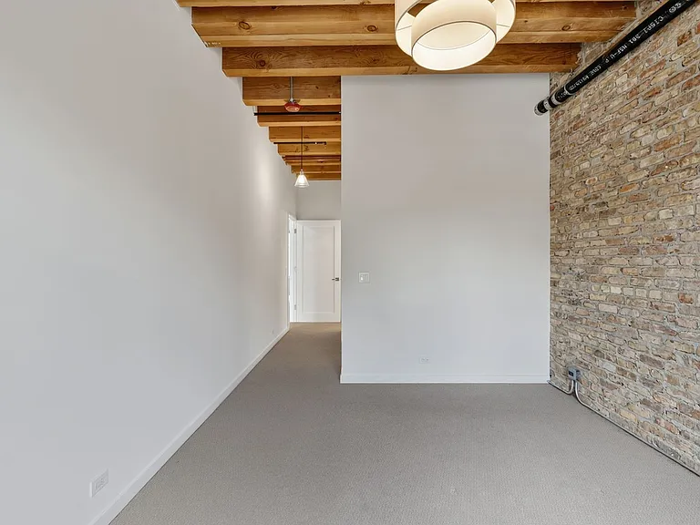 1401 N Western Ave — Photo 46