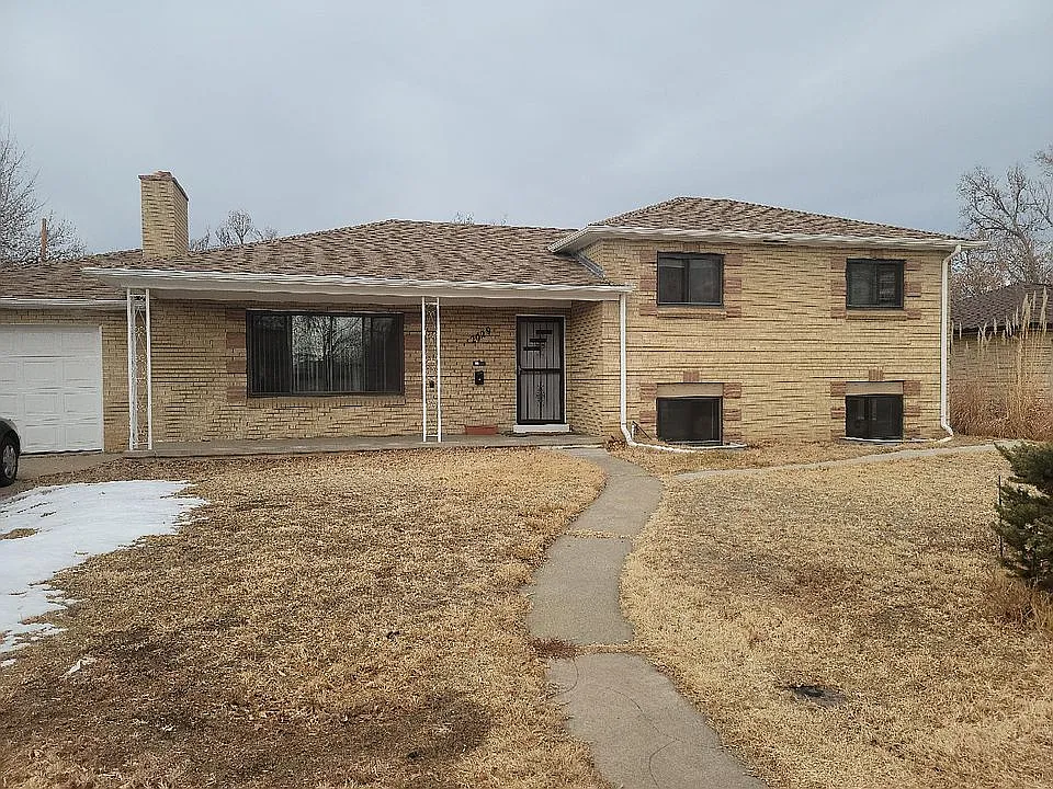 Charming 2-Bed 1-Bath Duplex Retreat in Aurora Cozy Living at 2029 Kenton St, Unit B! — Photo 2
