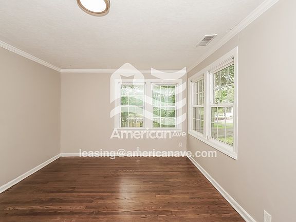 1077696_003_living_room_4.jpg