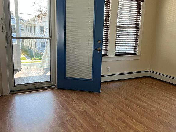 2nd image of 234 Dupont Avenue