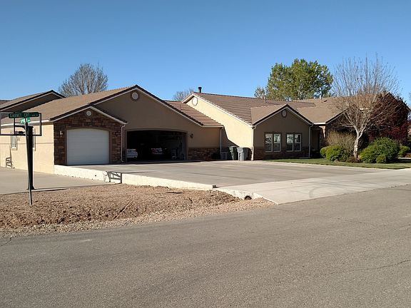 3rd image of 1383 W Garnet Ct