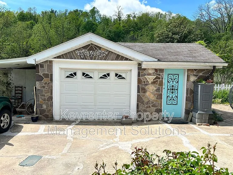 3922 Churchville Ave — Photo 3