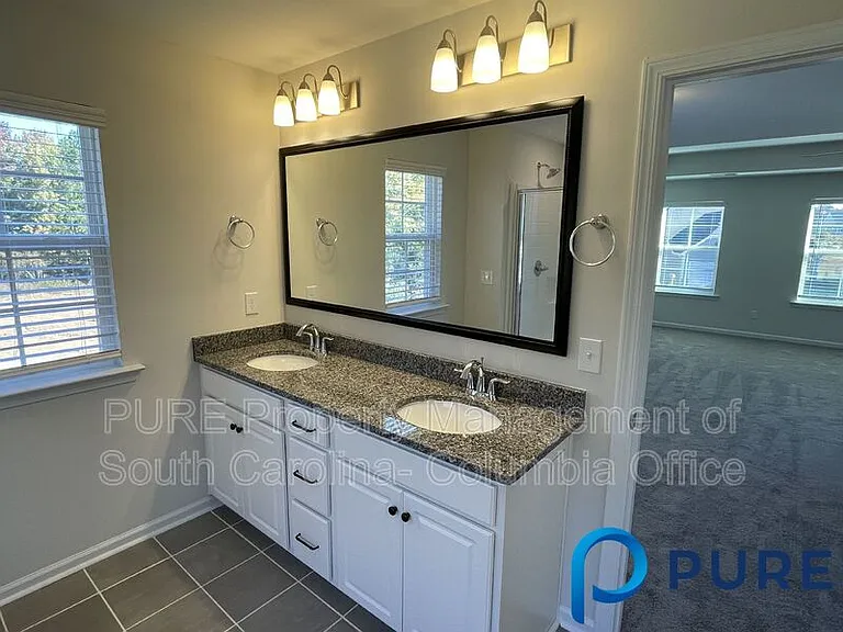 1433 Tamarind Ln — Photo 6