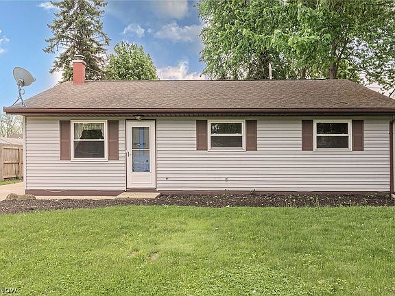 2nd image of 35502 Dewey Dr