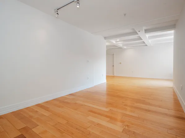 64-05 Yellowstone Boulevard image 7 of 14