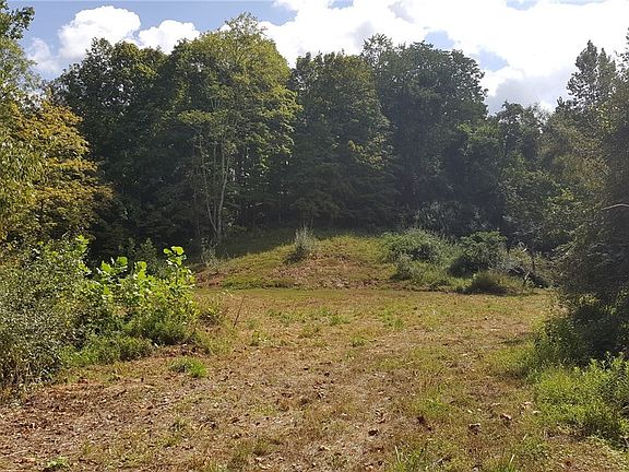 4th image of Lubeck Hills Dr