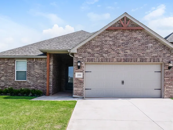 11933 SW 30th St, Yukon, OK 73099