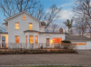 154 Taintor Dr, Southport, CT 06890