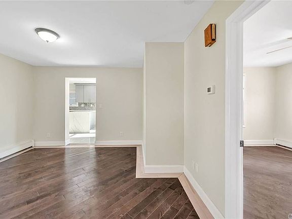5th image of 22 Maple Ave