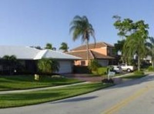 2711 NE 46th St, Lighthouse Pt, FL 33064