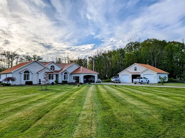 12121 Bennett State Rd, Silver Creek, NY 14136
