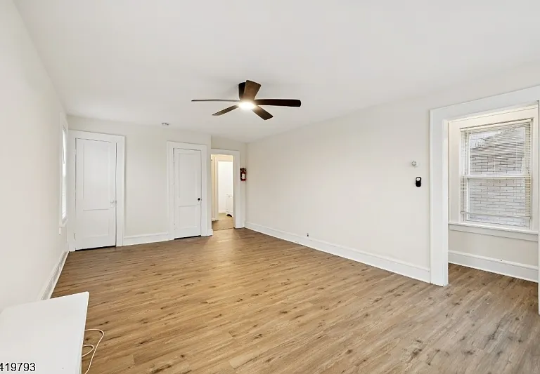 289 Hilton Ave — Photo 6