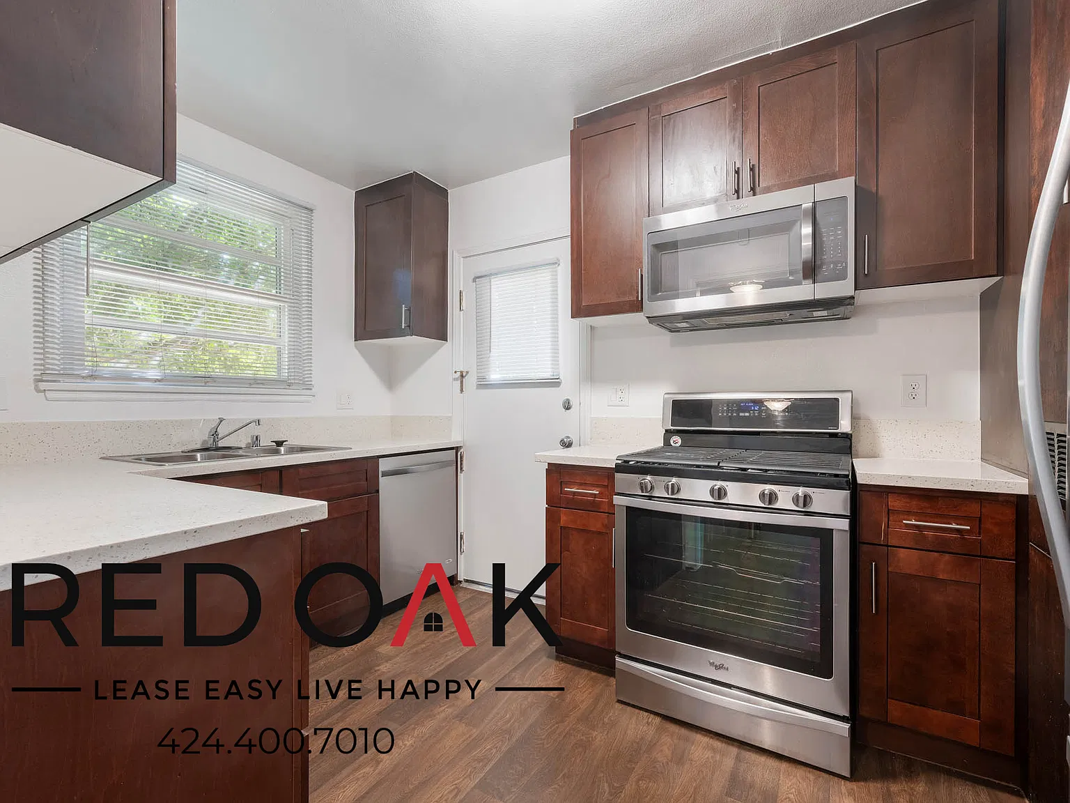~4 Weeks FREE~ Welcoming Two Bedroom with Open Plan and On-Site Laundry ~ In The Heart of Westche... — Photo 3