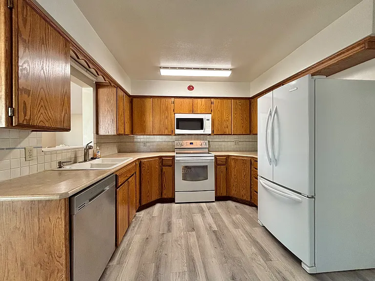 3820 E Carlisle Ave — Photo 6