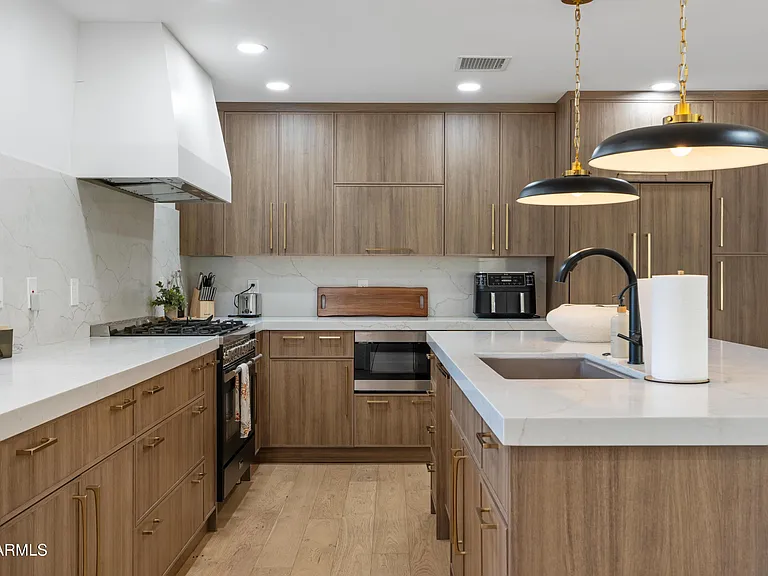 8614 E Highland Ave — Photo 15