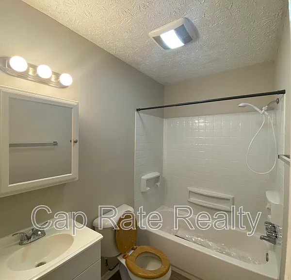 1226 Parkview Dr — Photo 19