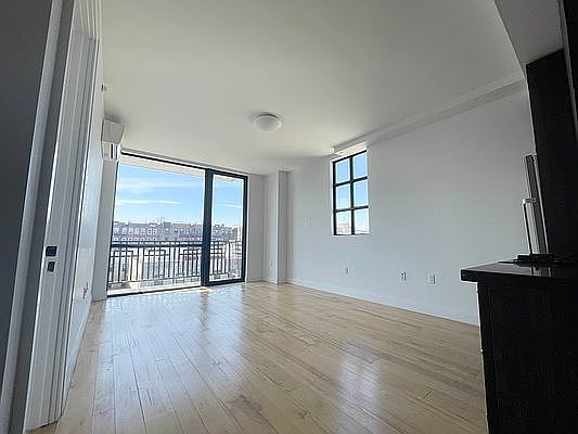 2nd image of 564 Saint Johns Pl APT 822