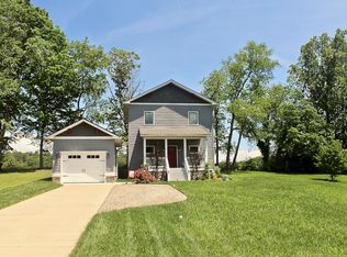 63 Bradshaw Ln, Candler, NC 28715