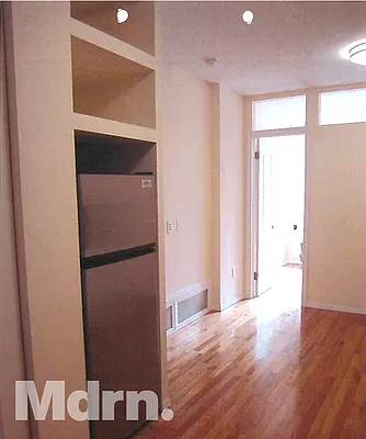 Rented by Mdrn Residential | media 3