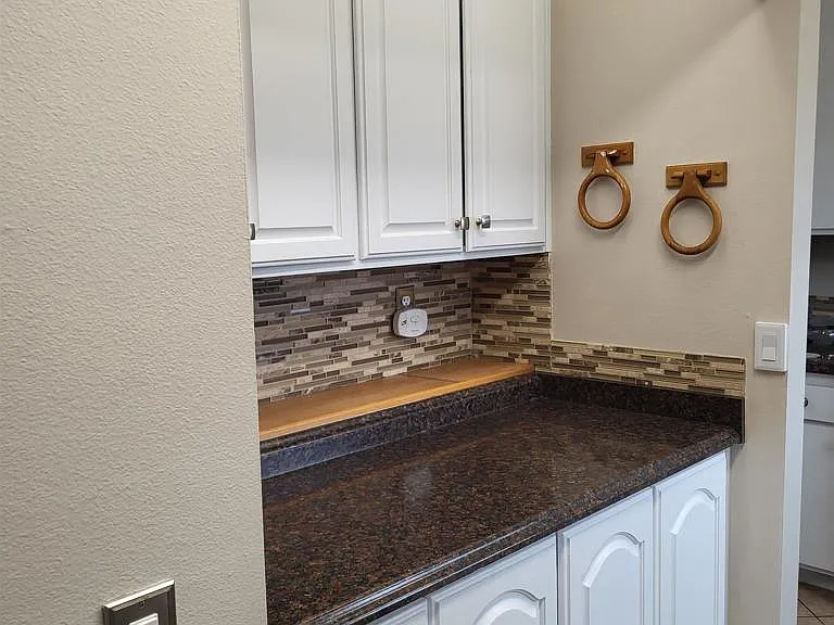 4737 Rising Glen Dr — Photo 6