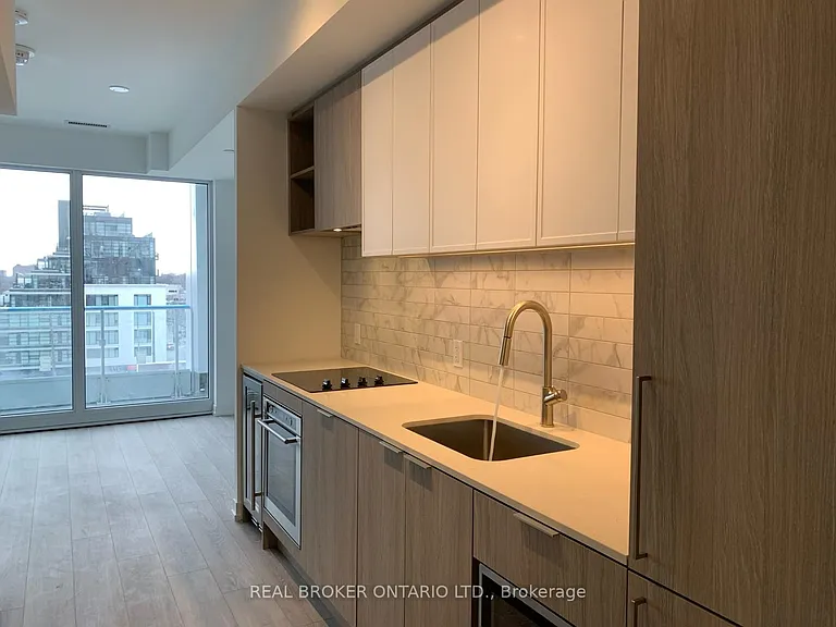 2020 Bathurst St #615 — Photo 8