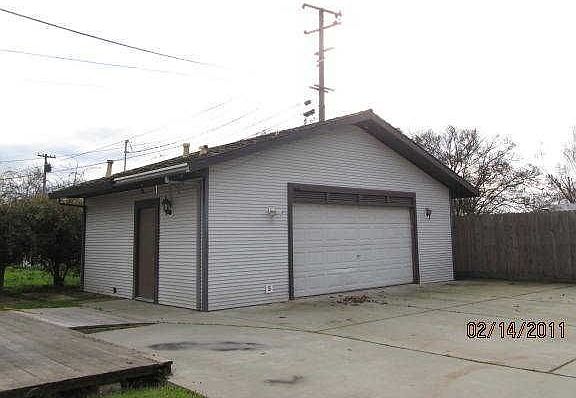 3rd image of 4000 Dexter Cir