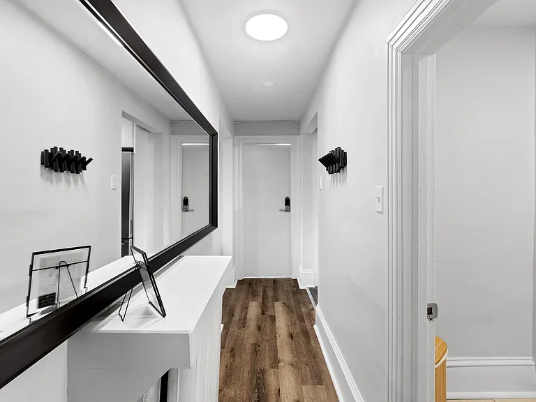 360 Friel St — Photo 41
