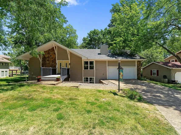 2 Marche Dr, Lake Saint Louis, MO 63367