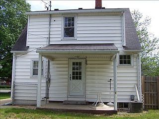 3rd image of 1313 E Milwaukee St