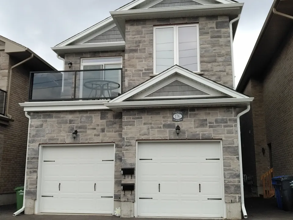 176 Elizabeth St #EXECUTIVE