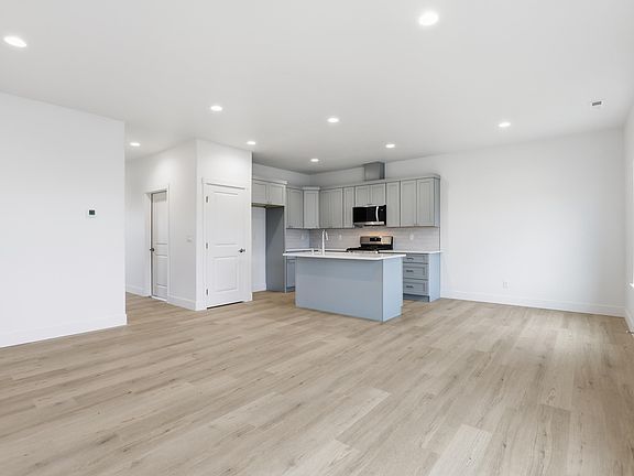 3rd image of 631 N Creative Way