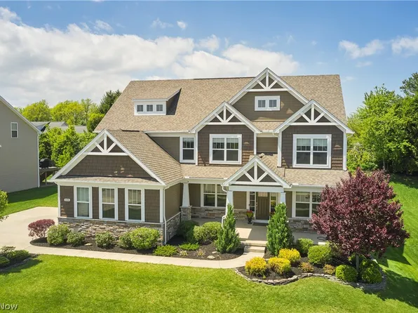 2476 Seton Dr, Avon, OH 44011