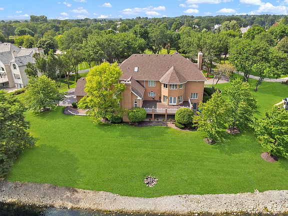 3rd image of 5 S Meadow Ct