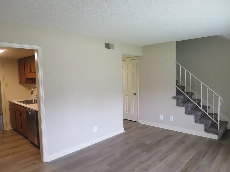 9019 Countryside Ln #D — Photo 6