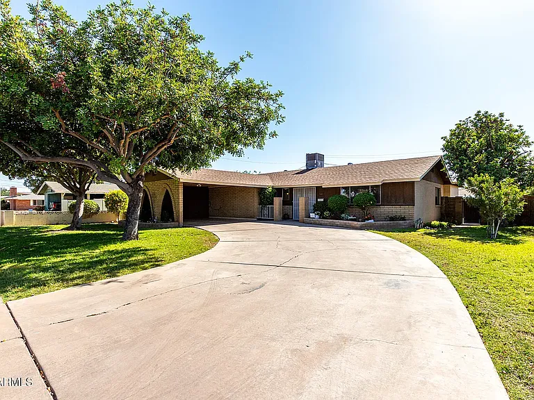 518 N Cheri Lynn Dr — Photo 2